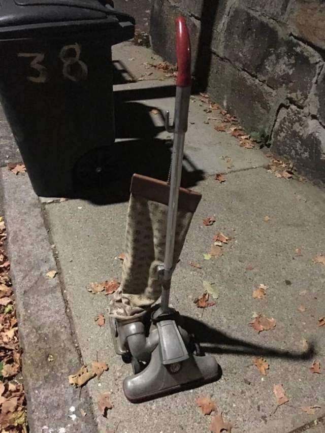 saddest-vacuum-cleaner